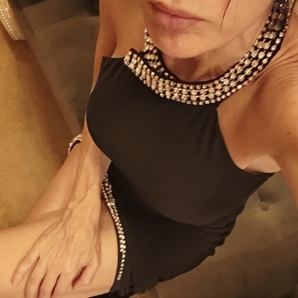 MacDuggal Elegant Long Bkack Flowy Rhinestoned Dress, Sz 0 - Picture 15 of 16